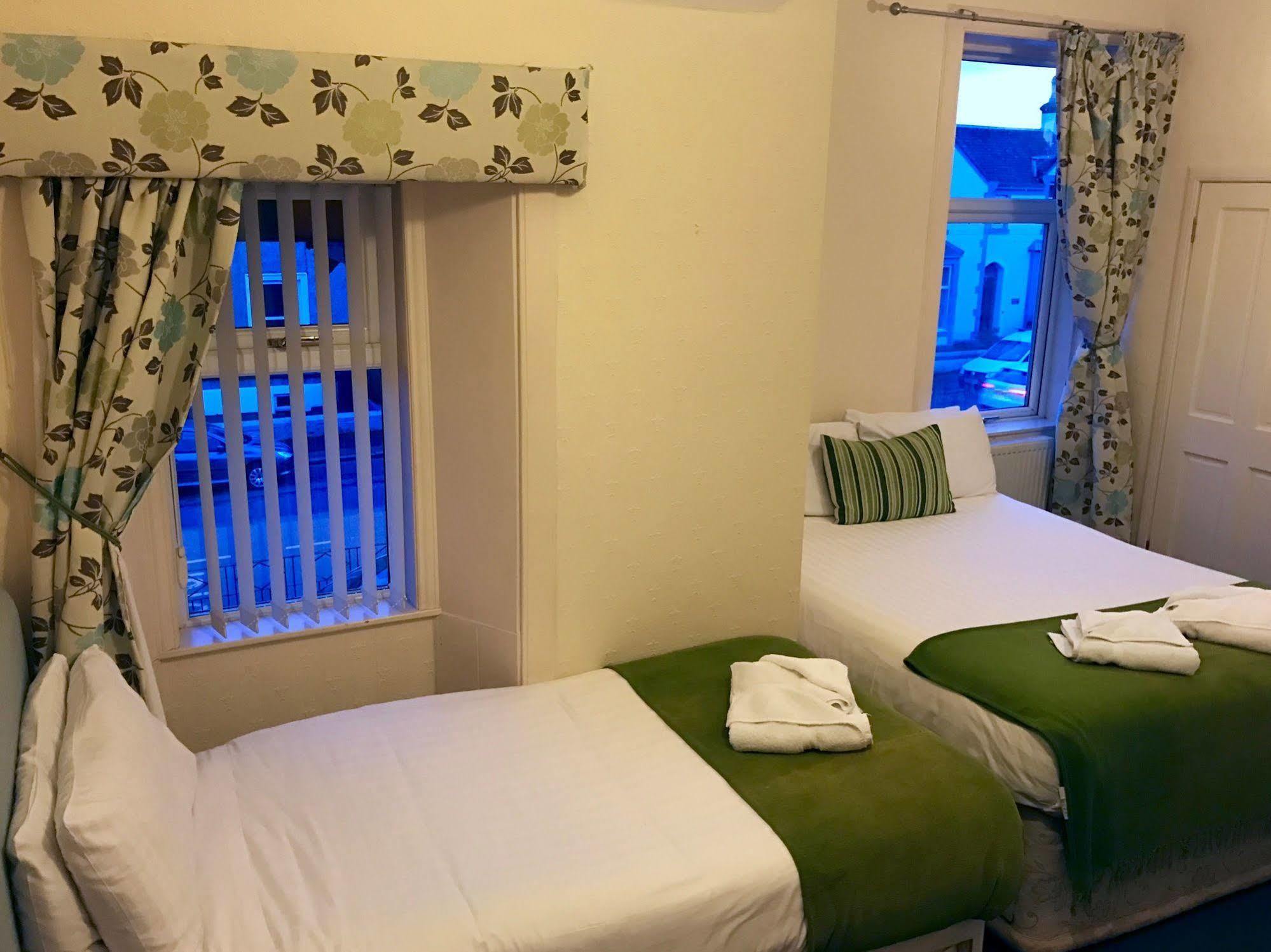Glenlossie Guest House Dumfries Eksteriør billede